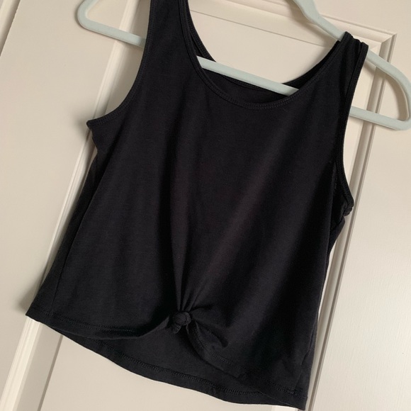 Front tie - Picture 2 of 2